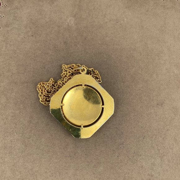 Vintage 1970s Damascene Pendant and Chain Gold Tone Bird - Picture 5 of 6